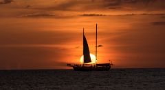 1-23-catamaran-al-atardecer.jpg